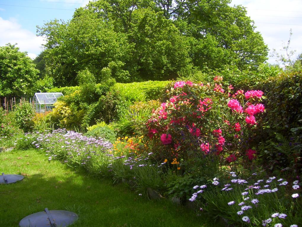 Le Boterff Gites Et Camping Saint-Mayeux Luaran gambar